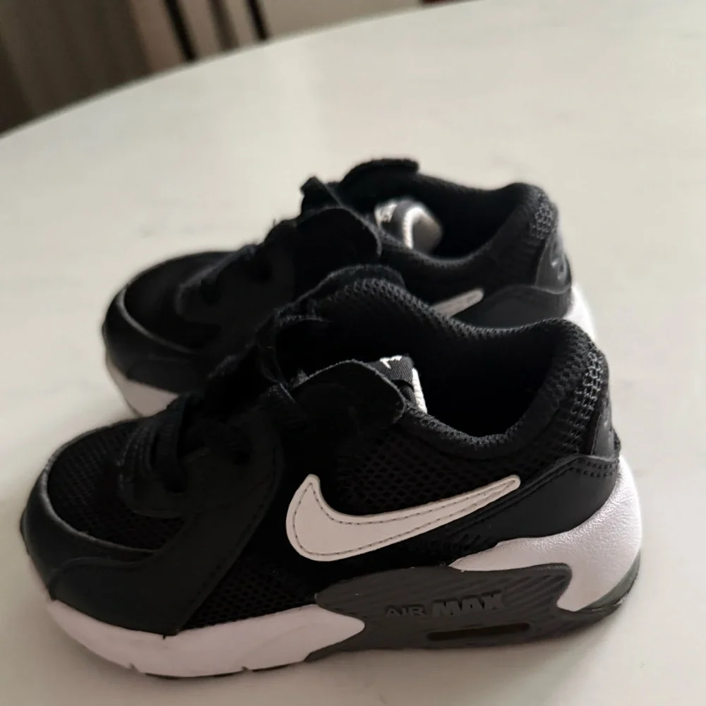 Nike Airmax Emcee Sneakers